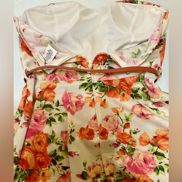 Floral PRETTY GOOD strapless dress with belt.  Size L - Picture 6 of 7